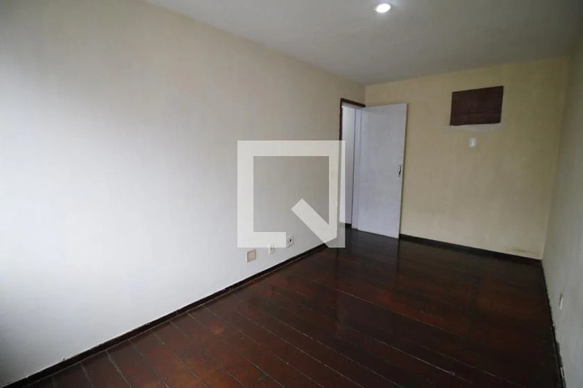 Деревянный пол или ламинат и 3 спальни: квартира 128 м² — photo 24