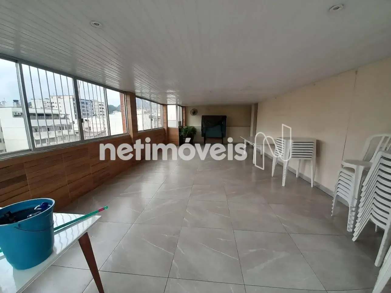 Wood or laminate floors in a 2-bedroom apartment, 78 m² — photo 6
