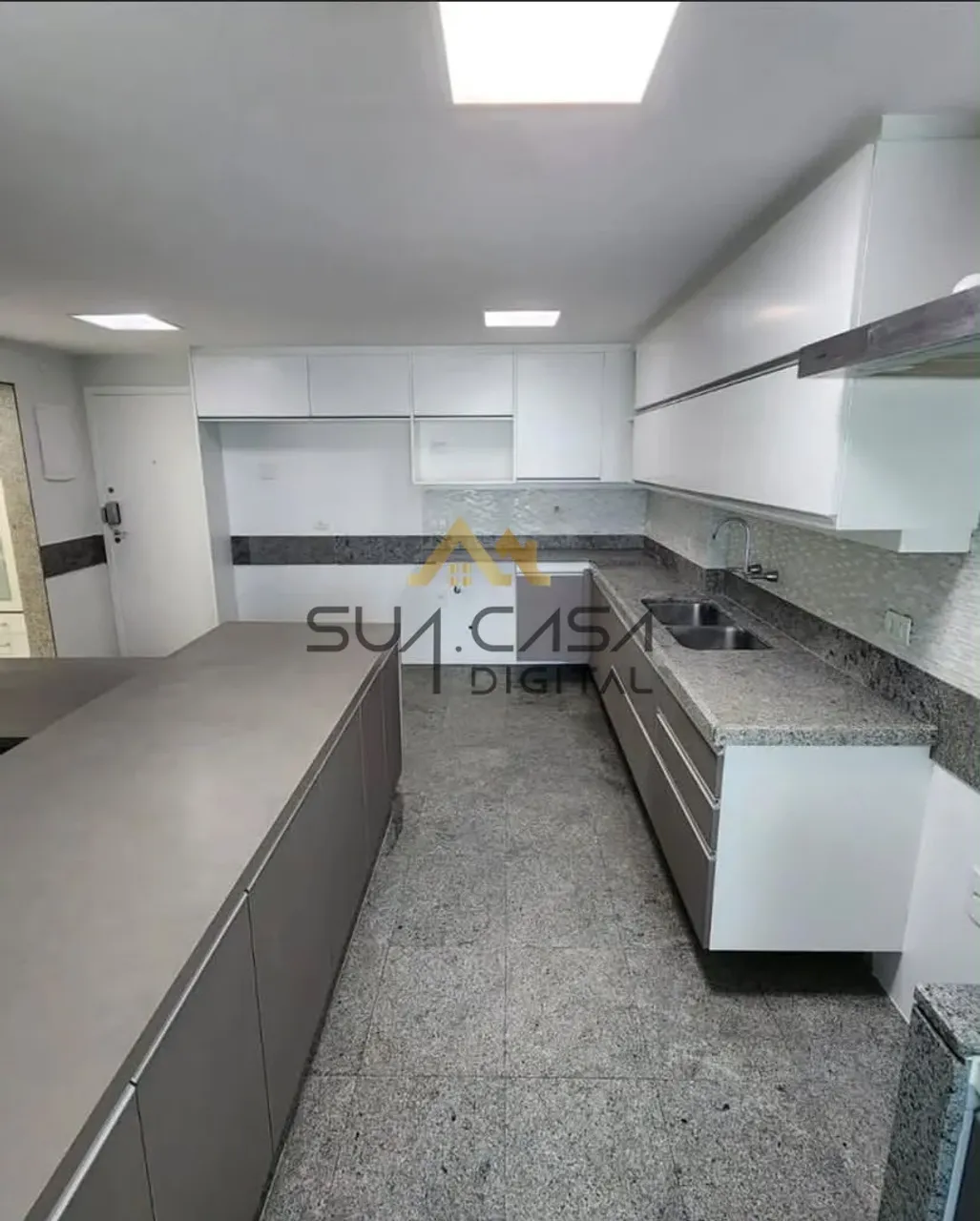 315 m² apartment with 3 bedrooms and 3 bathrooms — photo 2