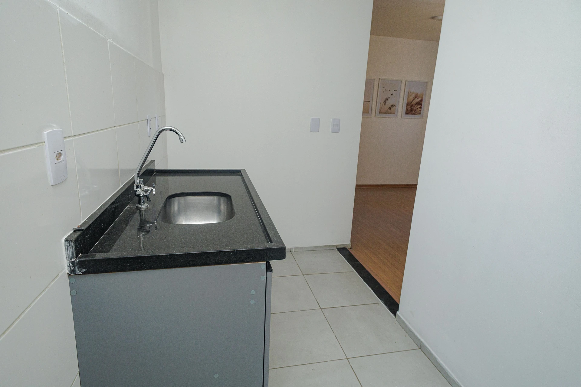 Unfurnished 2-bedroom rental apartment with 1 parking spot — photo 6