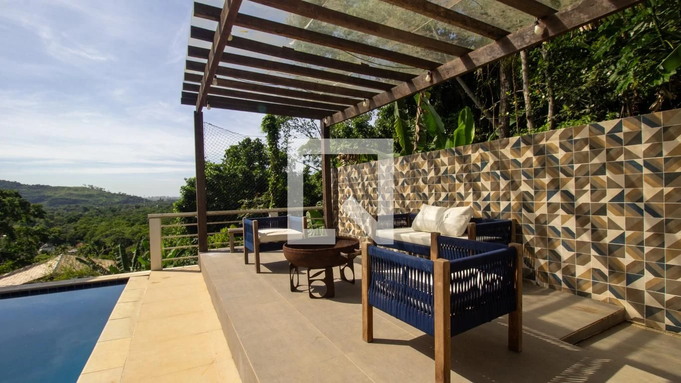 Furnished house with 5 bedrooms and 6 parking spaces — photo 34