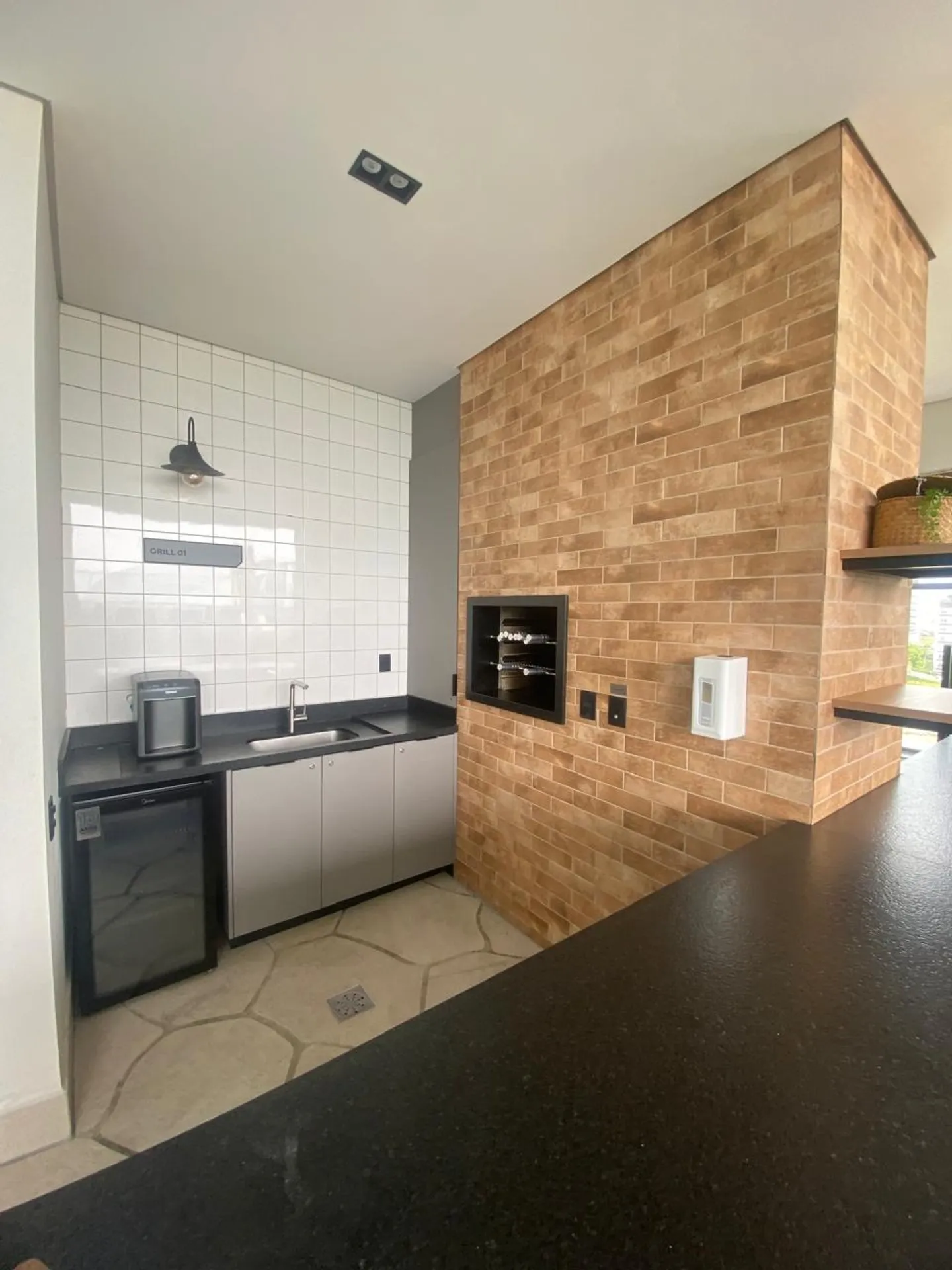 Estudio amueblado de 56 m² con 1 dormitorio y plaza cubierta — photo 3
