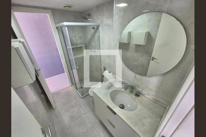 Furnished apartment with 5 bedrooms, balcony and 196 m² — photo 33