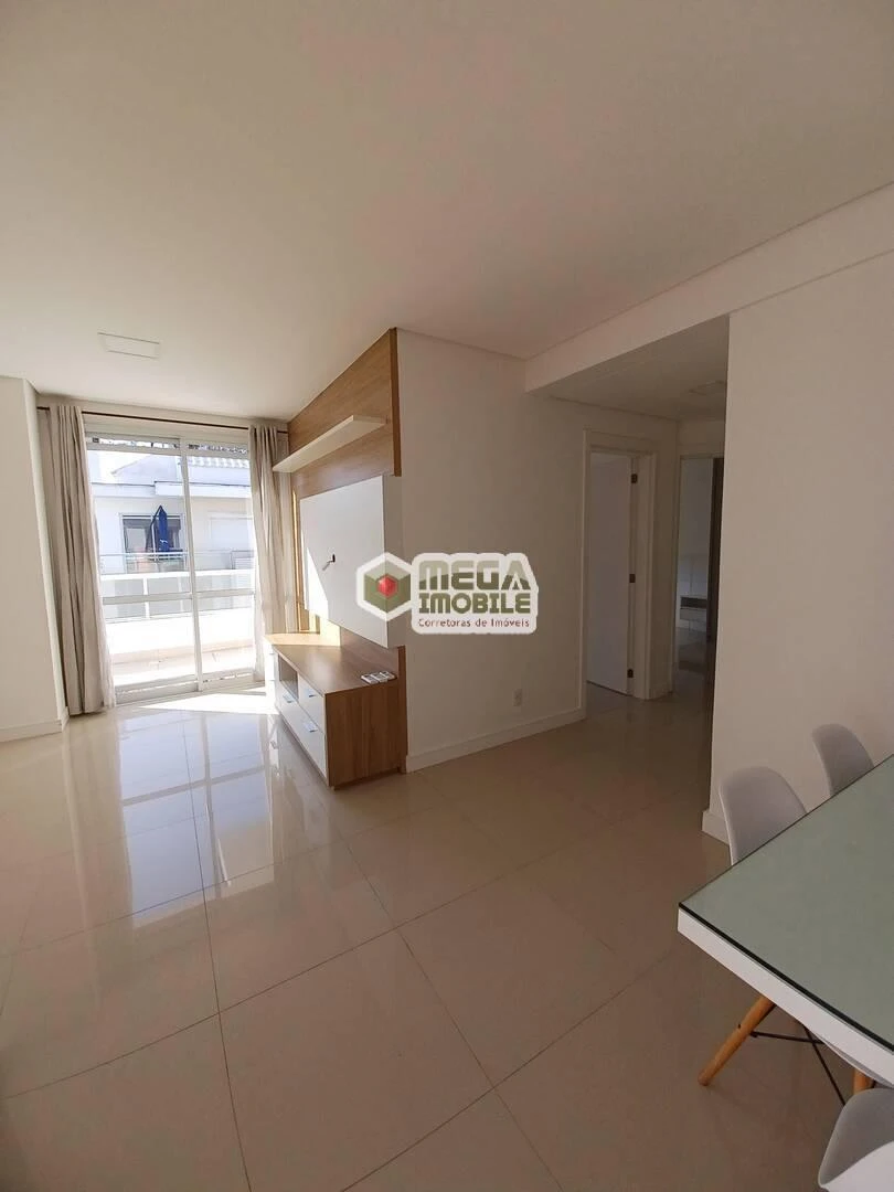 3-bedroom apartment in a building with a pool