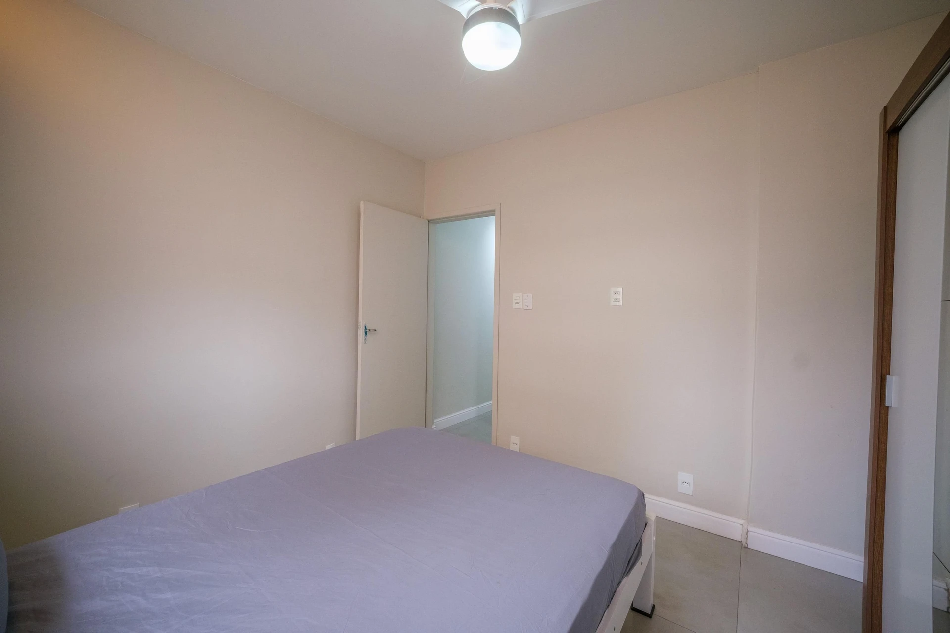 Apartamento amueblado de 1 dormitorio con cocina abierta — photo 13