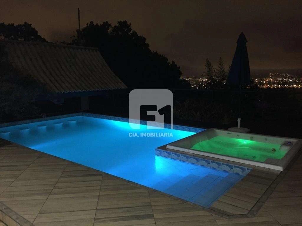 Casa em condomínio com 4 quartos e 1 vaga, 572 m² — photo 3