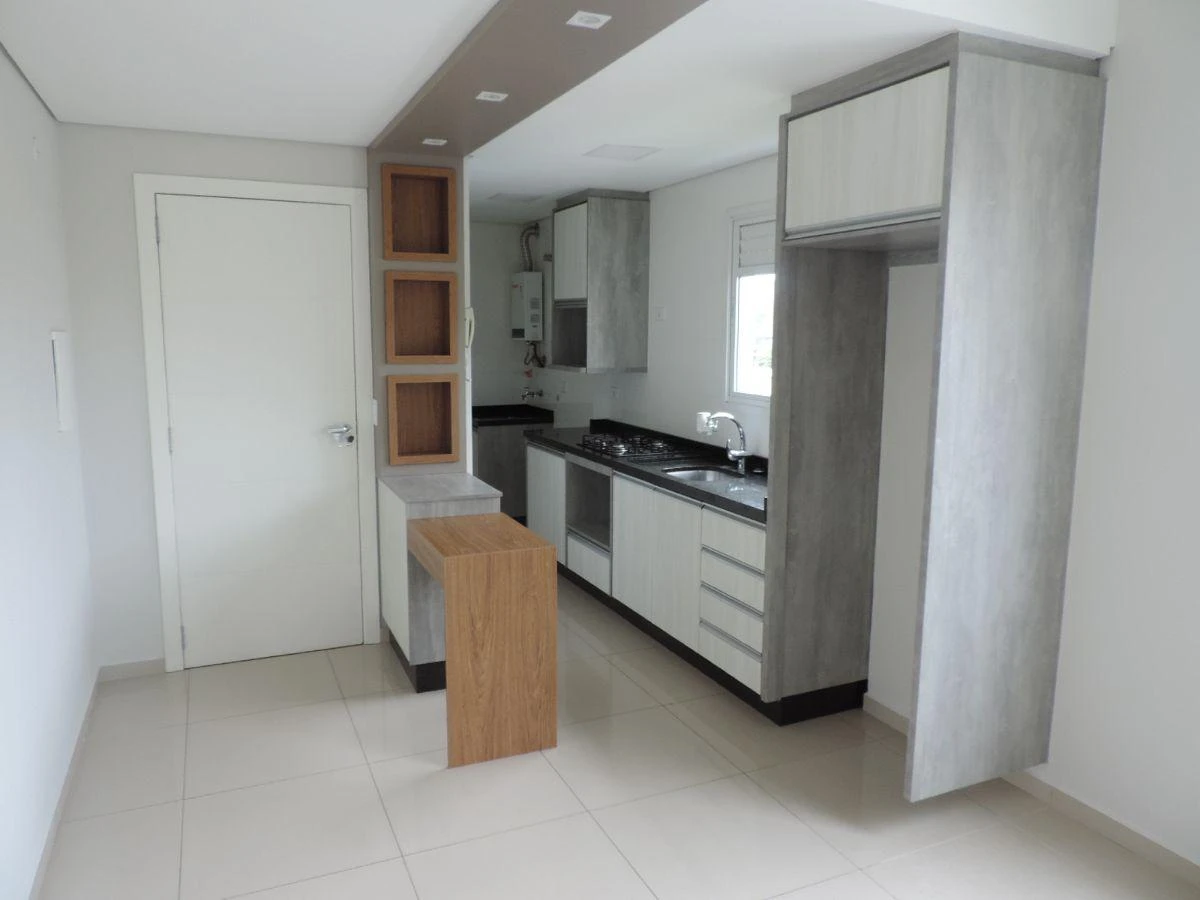 Glass-enclosed balcony in a 2-bedroom apartment, 70 m² — photo 12