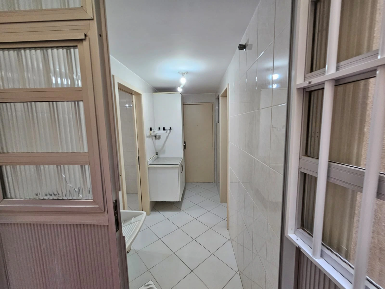 Apartamento com piso de madeira ou laminado, Centro — photo 15