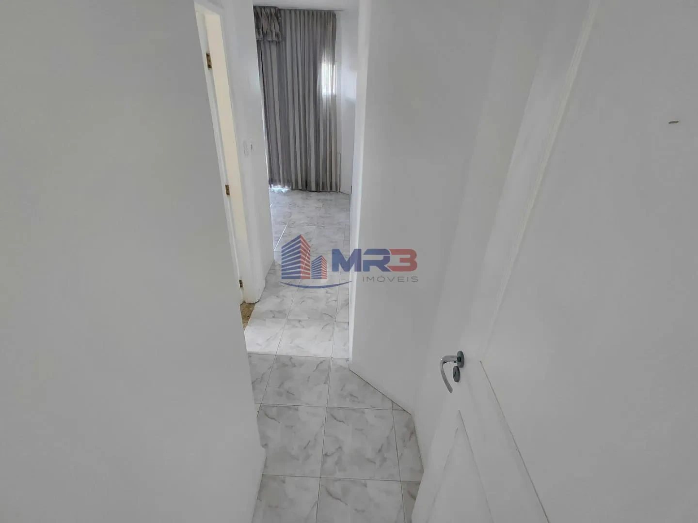 Квартира с 3 спальнями, оборудованной кухней и балконом — photo 12