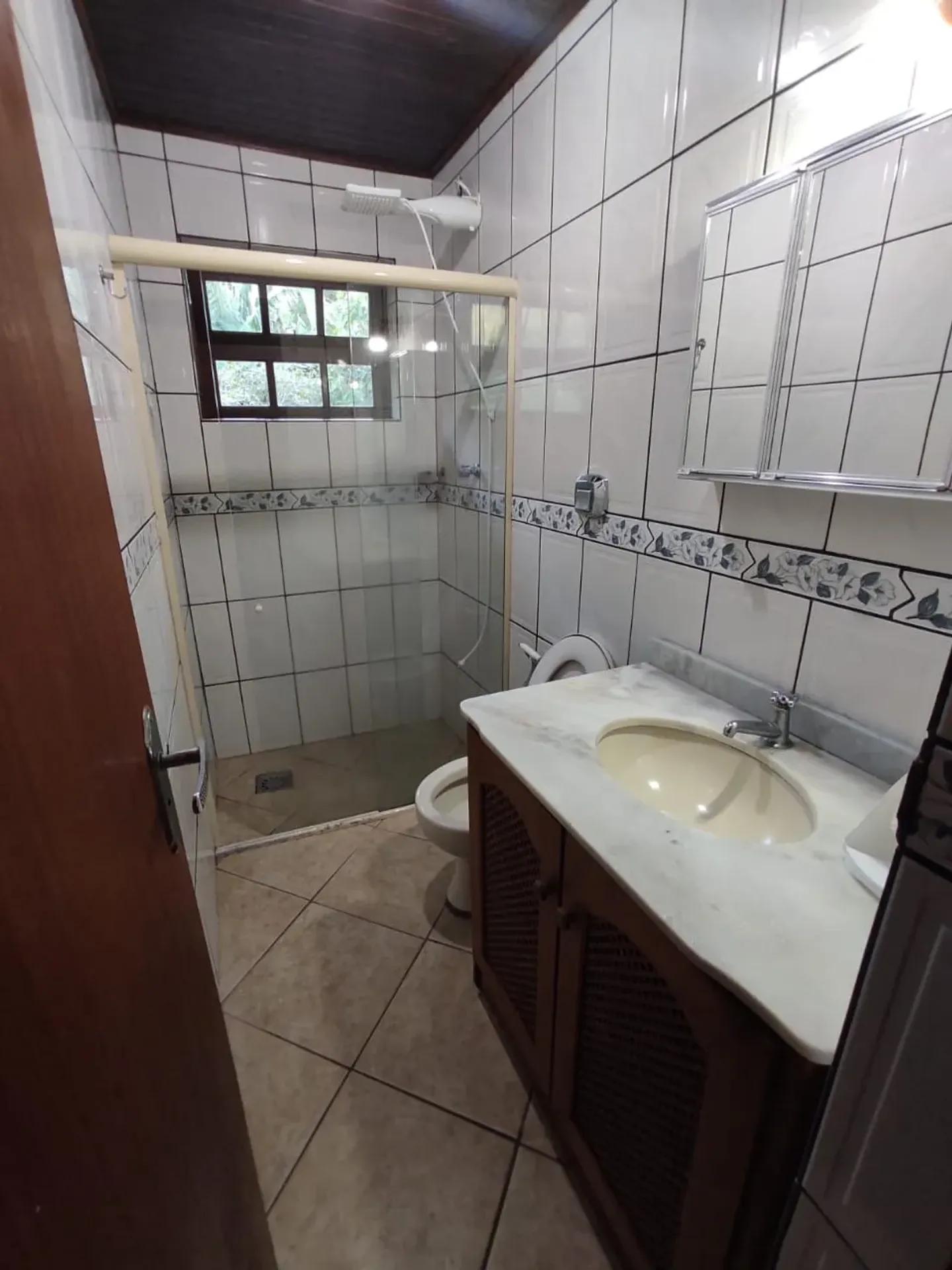 Будинок з 3 спальнями, є суїтна й 2 ванні — photo 45