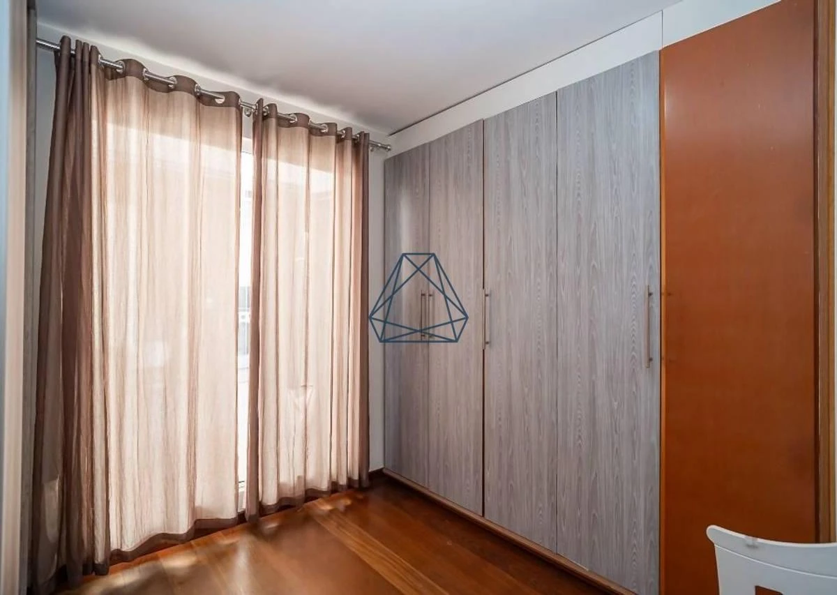 Washing machine in a 4-bedroom house, 210 m² — photo 12