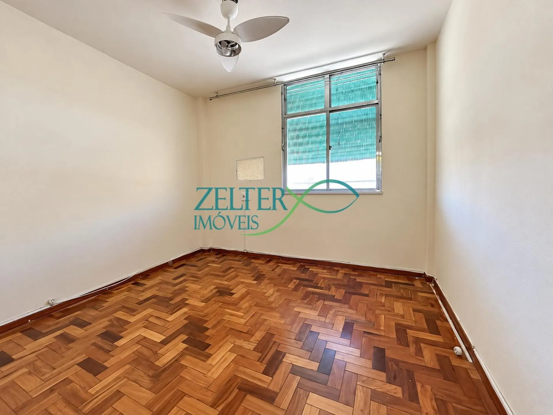 Apartment, 49 m², with wood or laminate floors — photo 19