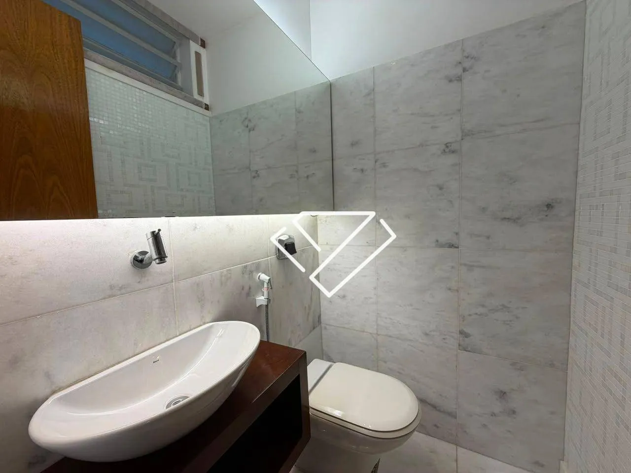 Penthouse with 3 bedrooms, 4 bathrooms and enclosed balcony — photo 15