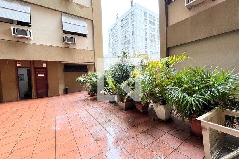 Furnished 65 m² apartment with 2 bedrooms and 1 parking — photo 31
