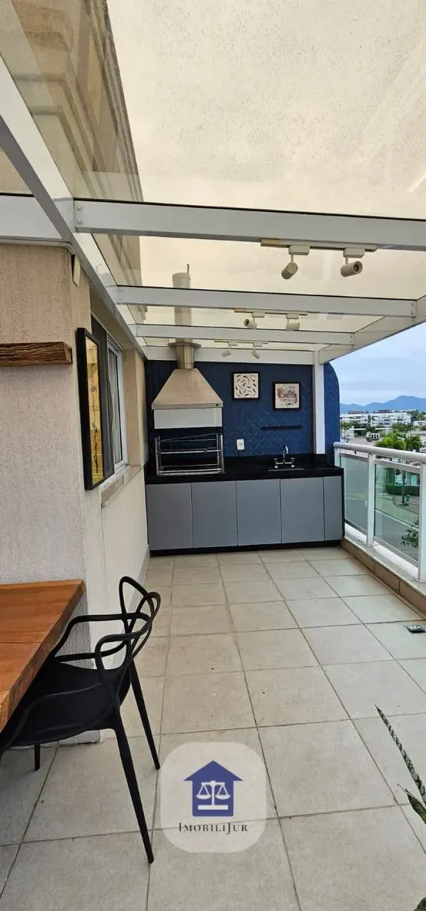 Unfurnished 4-bedroom cover with a gas stove kitchen — photo 8