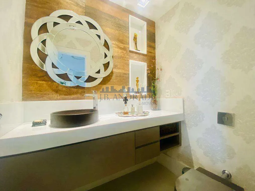 Furnished 4-bedroom apartment with 4 bathrooms — photo 22