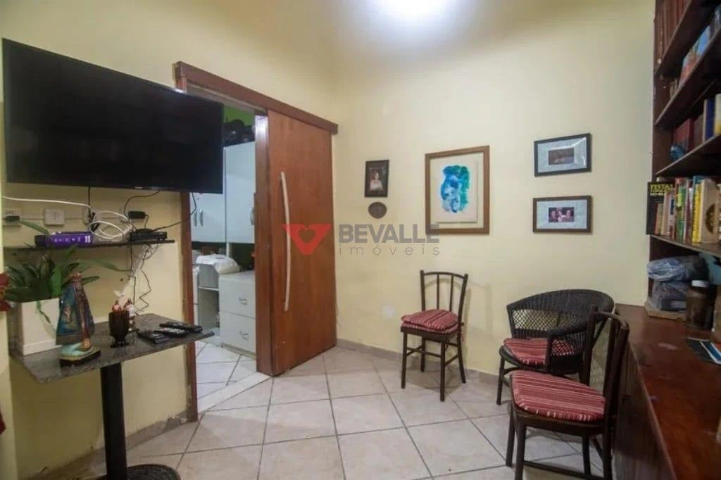 Rental house with 6 bedrooms and 300 m² — photo 14
