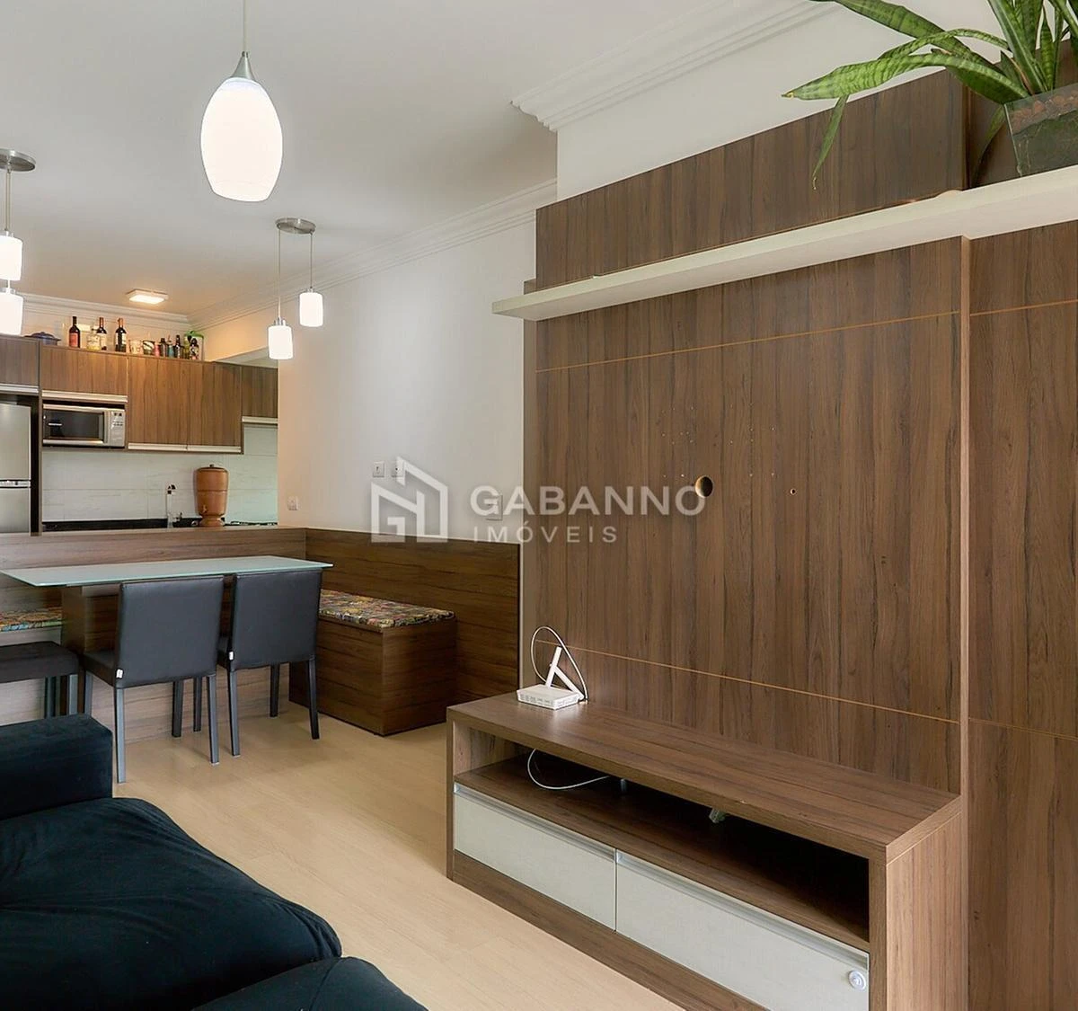 Furnished apartment, 69 m², with a glass-enclosed balcony — photo 15