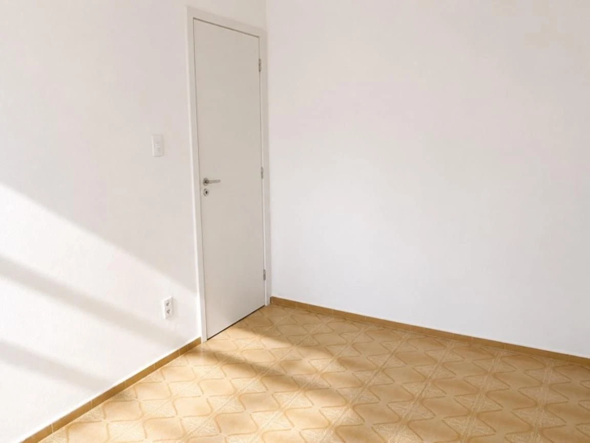 Apartamento com 2 quartos e banheiro com box de vidro — photo 20