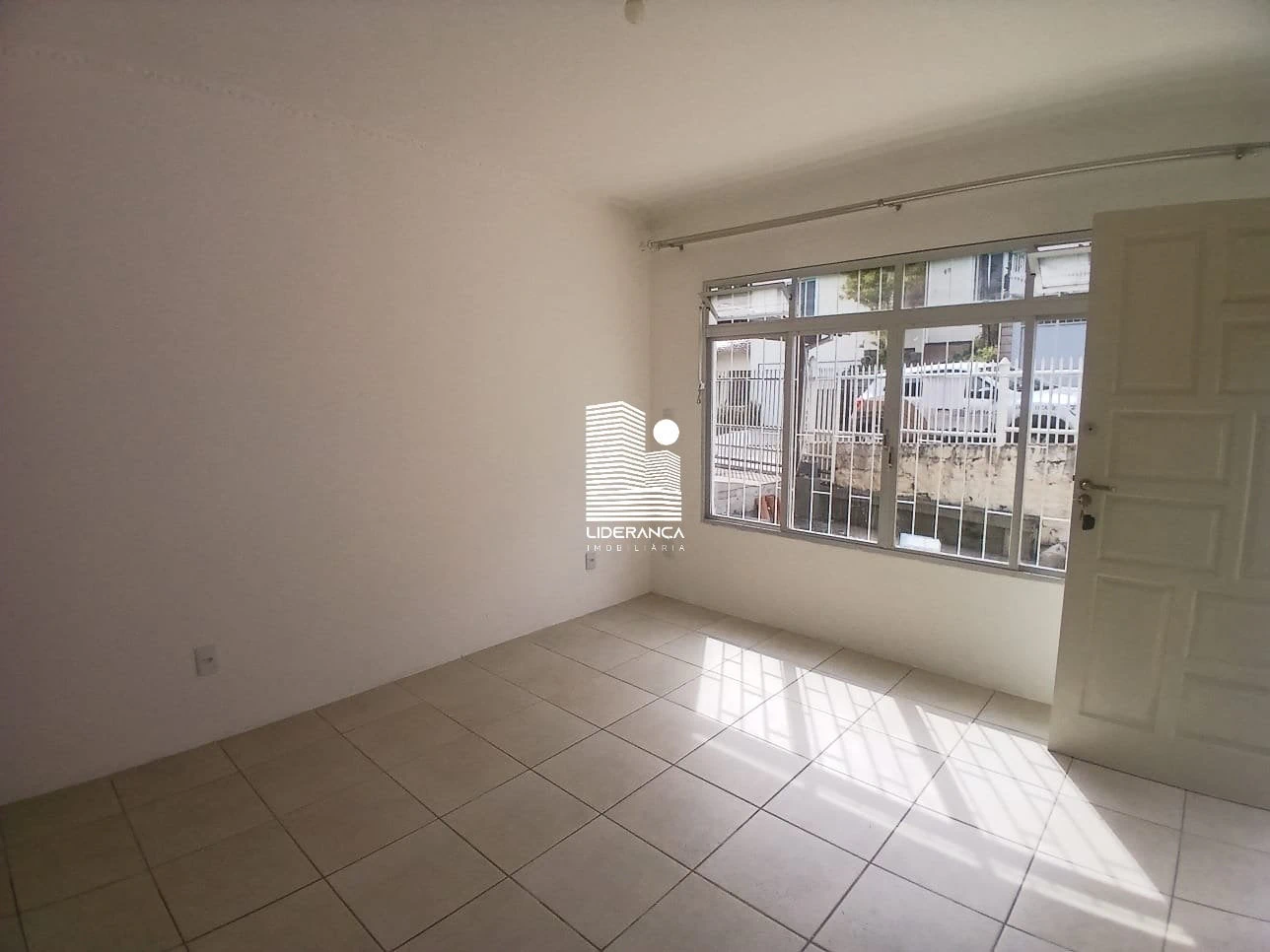 Casa, 236 m², con balcón cerrado con vidrio — photo 5