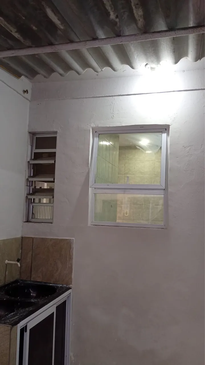 House with 2 bedrooms and 1 bathroom, fitted kitchen — photo 2