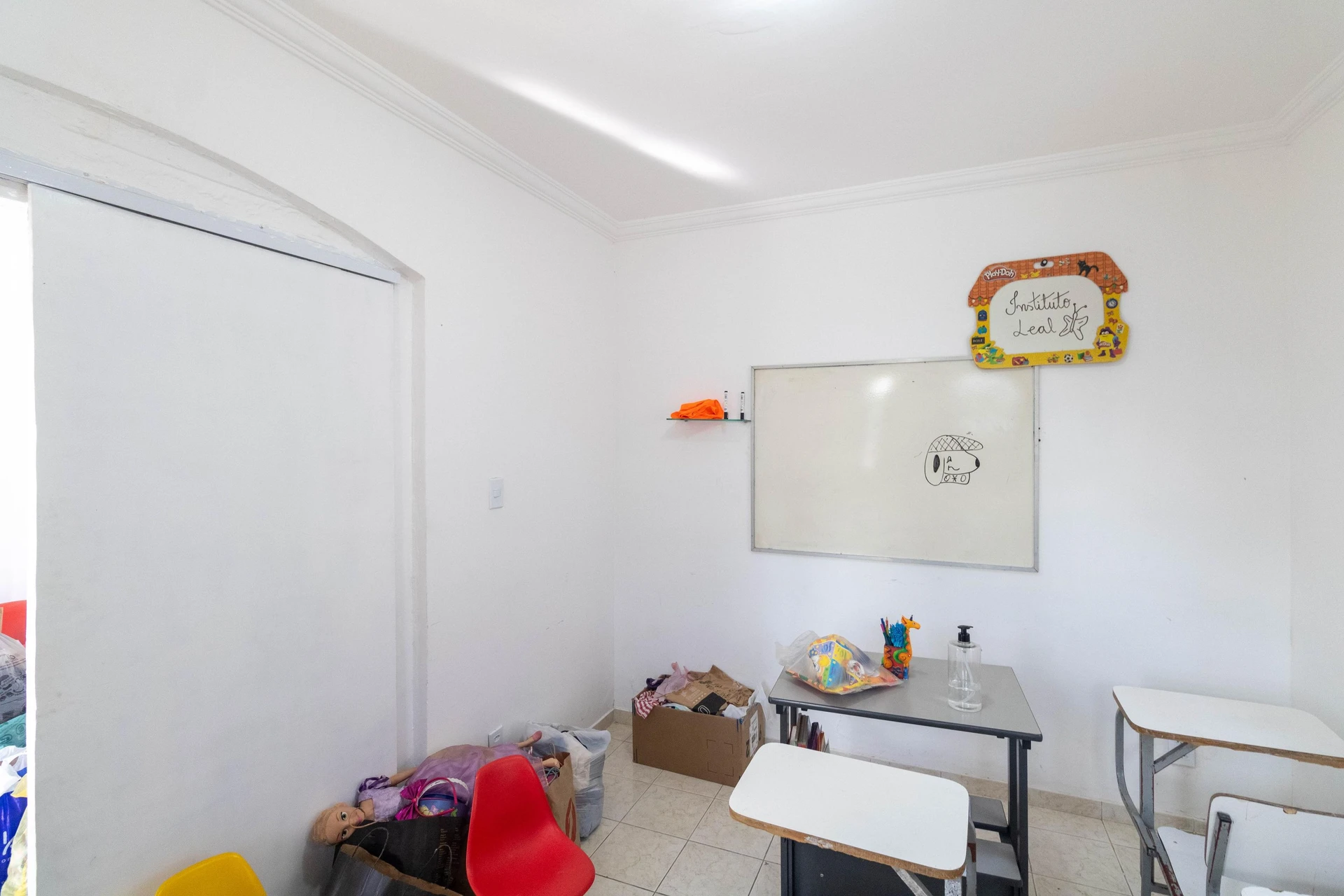 House with 3 bedrooms and a separate kitchen with gas stove — photo 22