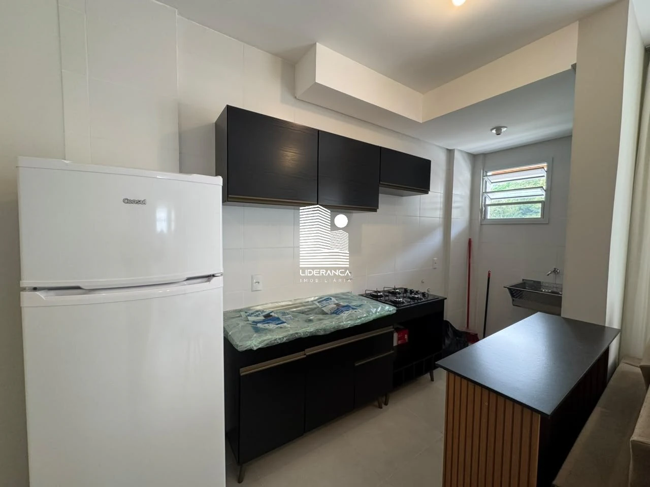 2-bedroom apartment with a mountain view in Florianópolis — photo 2