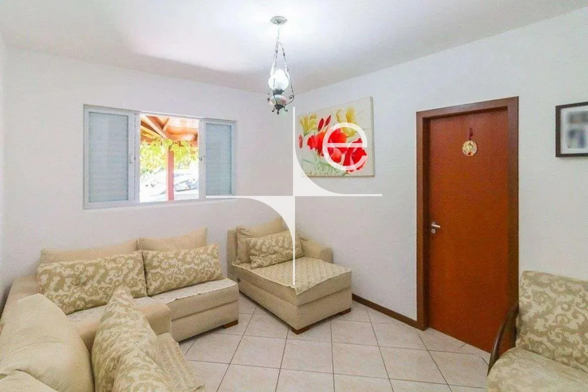 House with 5 bedrooms, 2 en-suites and private garden