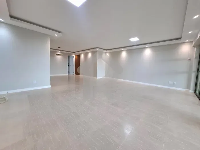 160 m² apartment with a water view and a home office — photo 12