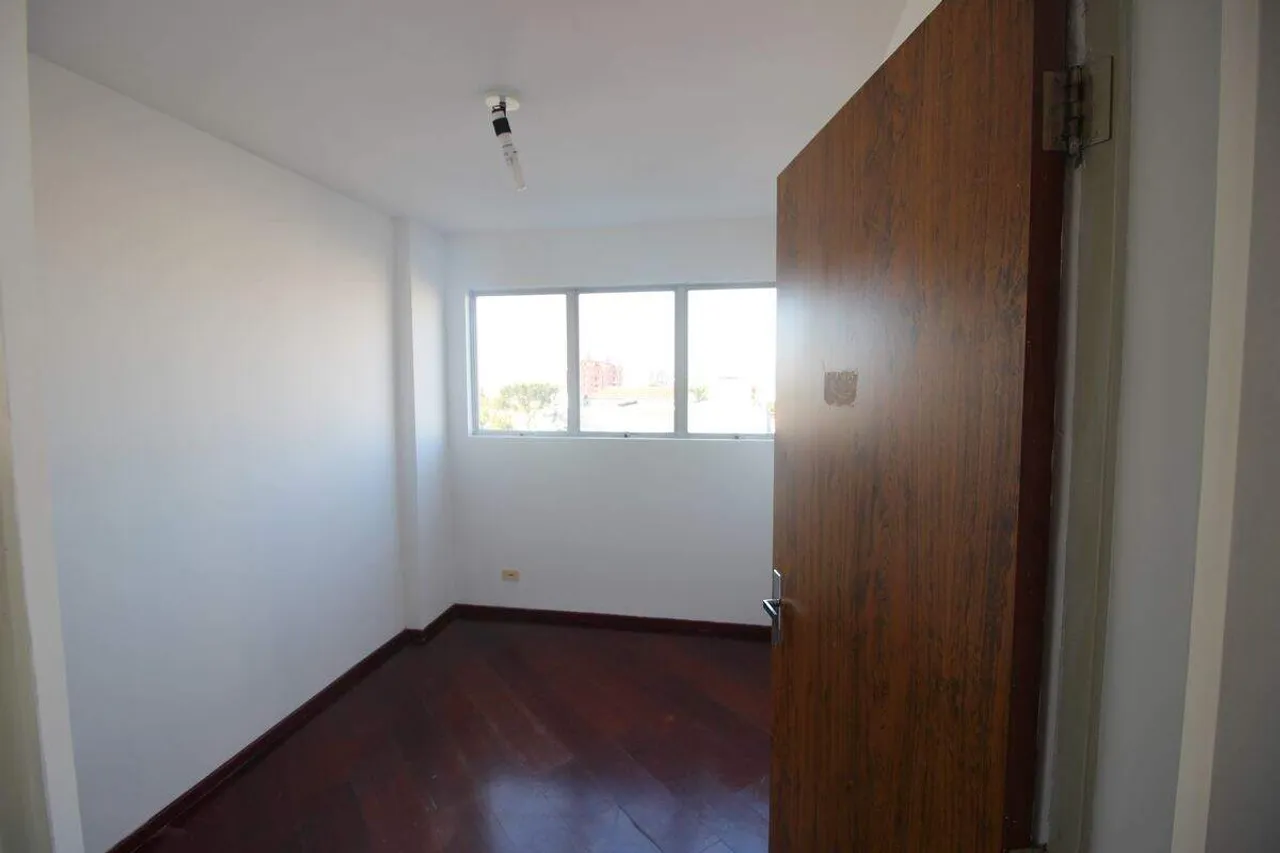 Apartment, 48 m², with wood or laminate floors — photo 12