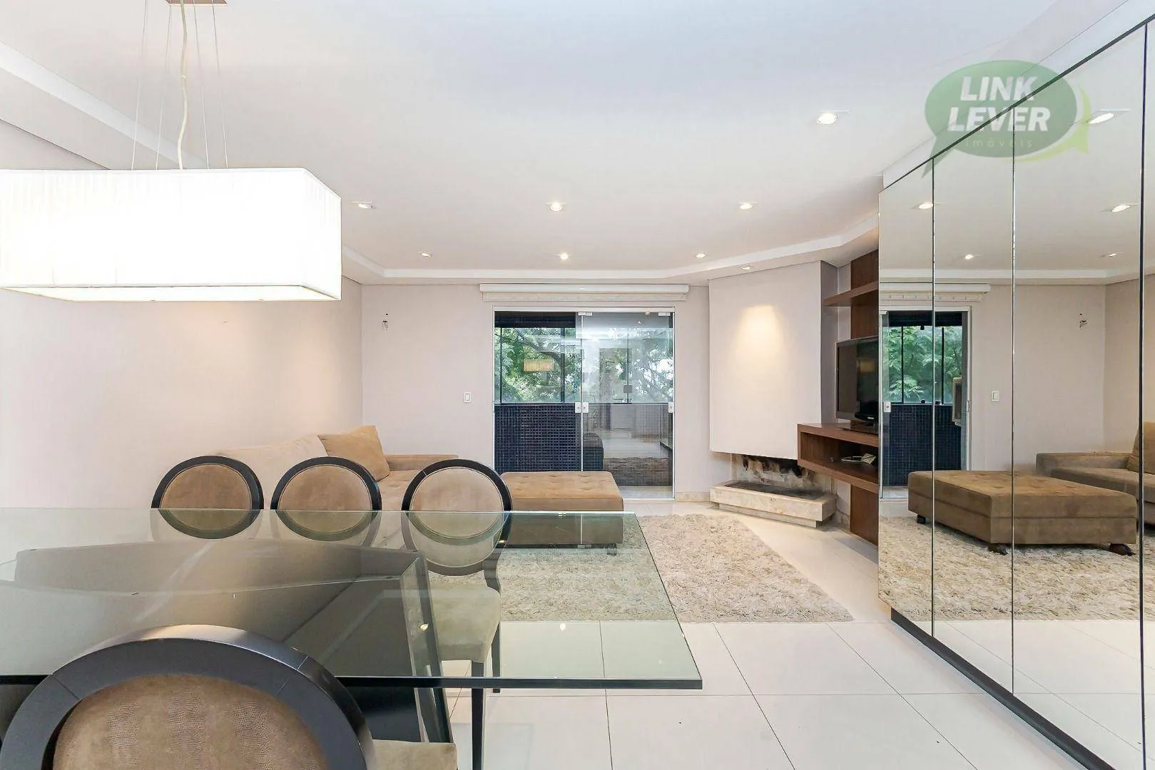 Apartment with 3 bedrooms, balcony and 135 m² — photo 4