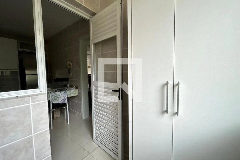 Furnished apartment, 108 m², with floor-to-ceiling windows — photo 8