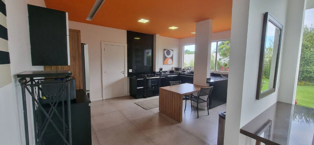 Casa mobiliada com 4 suítes e 720 m², perto do lazer — photo 13