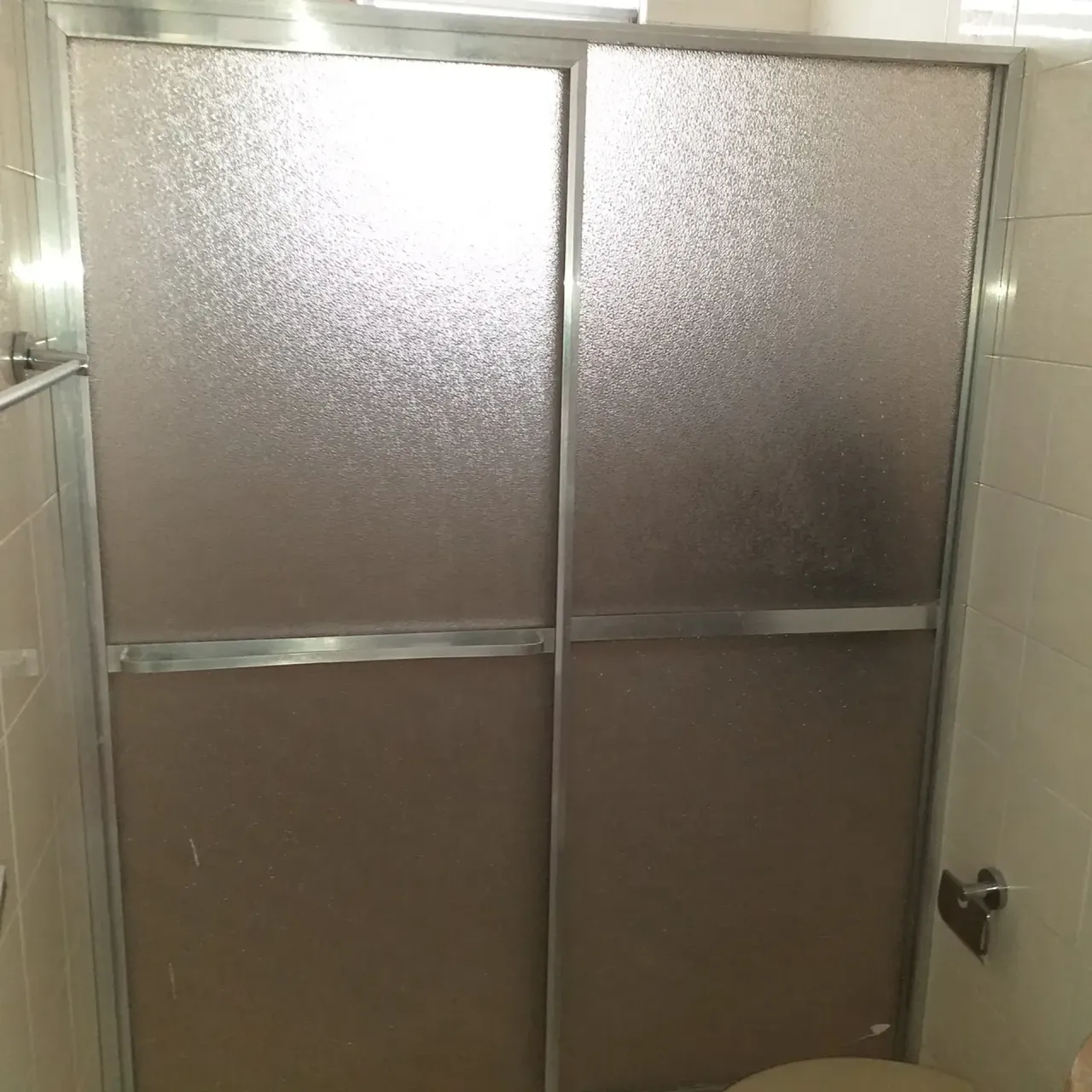 60 m² apartment with 2 bedrooms and a glass shower — photo 16