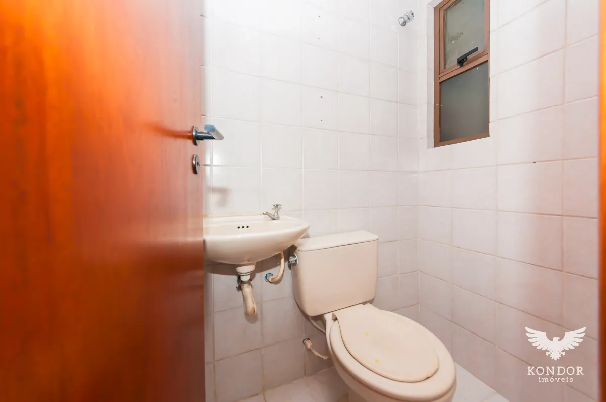 3-bedroom apartment with a balcony and 136 m² — photo 17