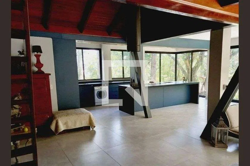 Casa com 5 quartos e cozinha em conceito aberto — photo 2