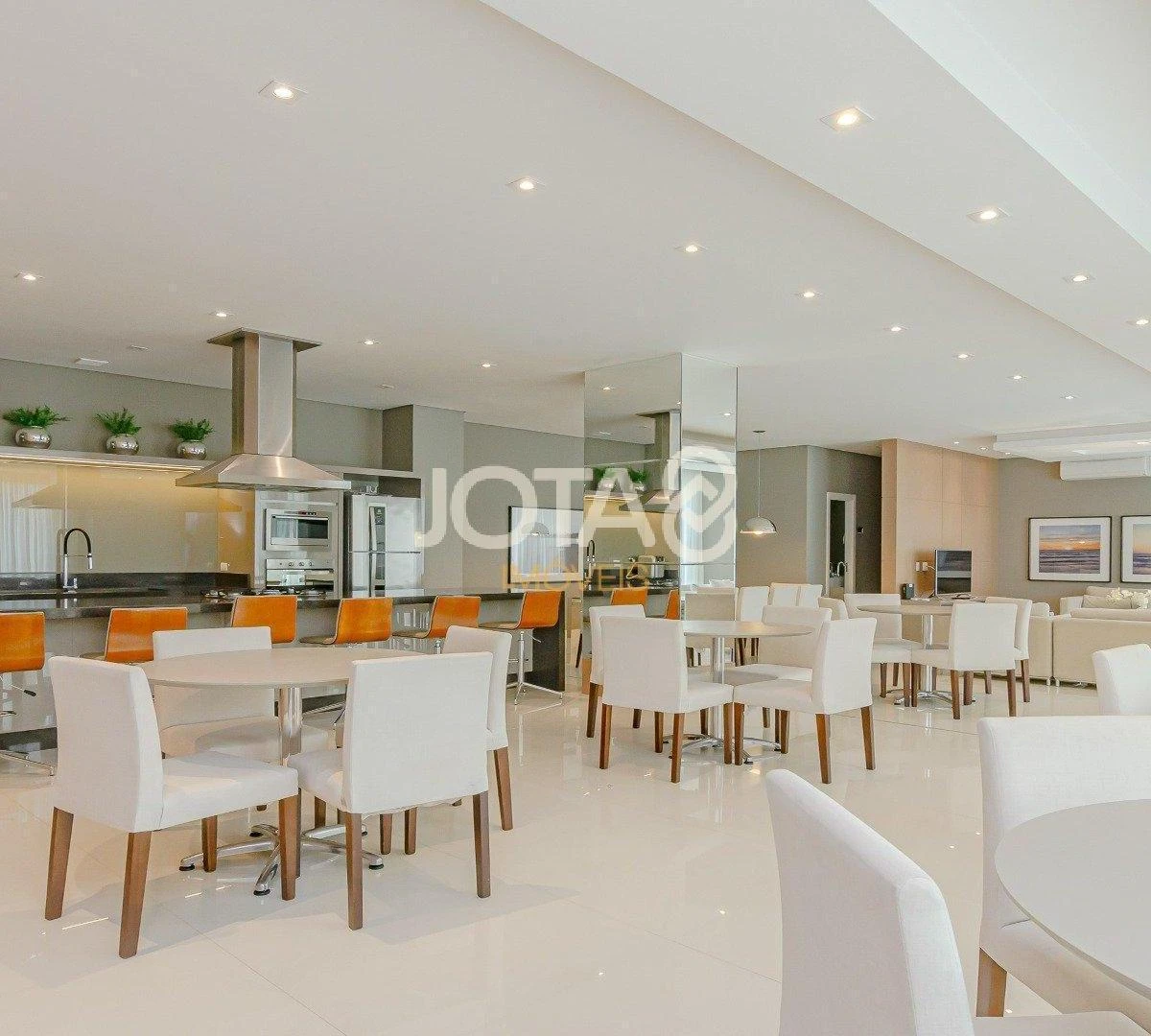 Bañera y 4 dormitorios: departamento de 323 m² — photo 41