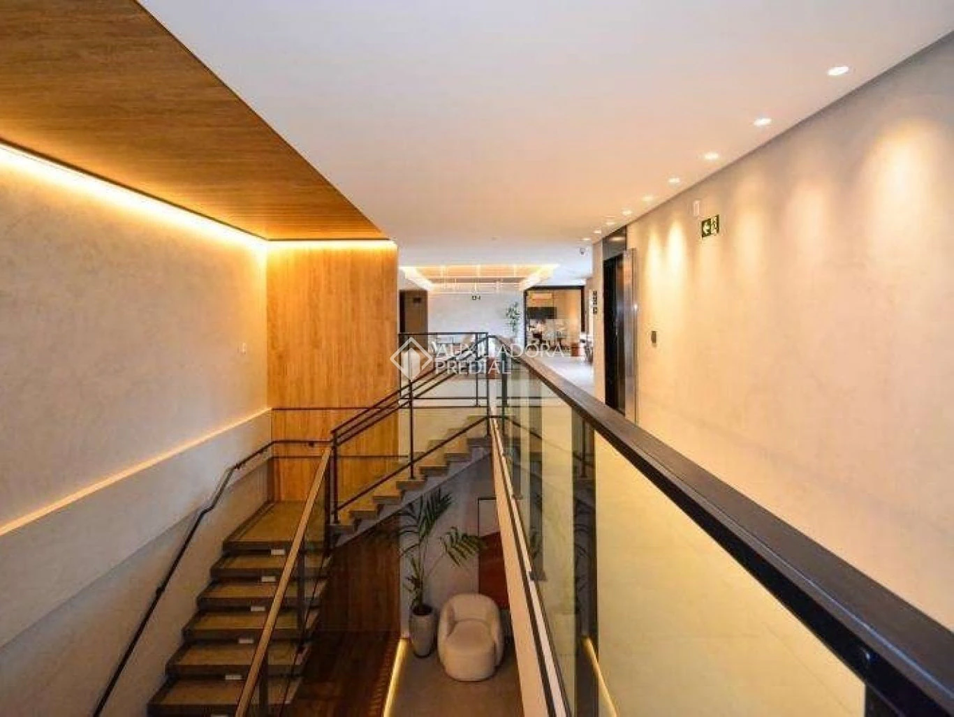 2-bedroom apartment in a building with a gym — photo 11