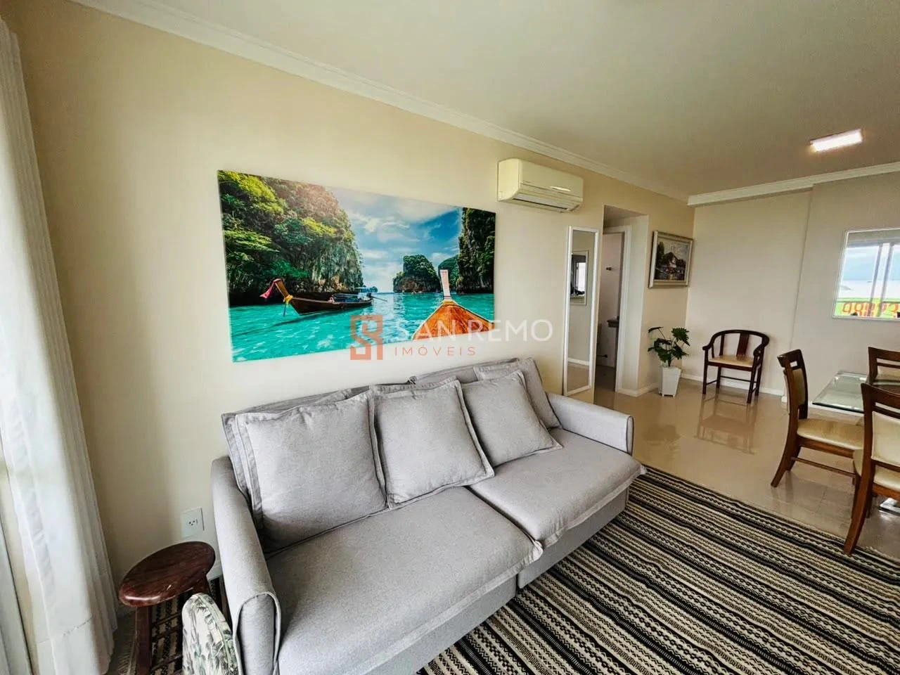 Apartamento de 2 quartos com sacada
