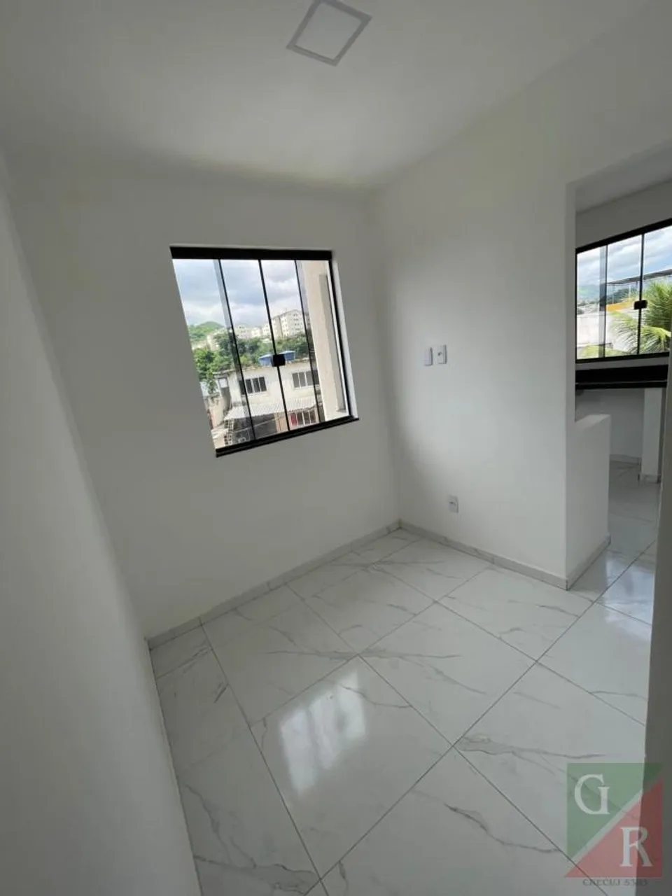 Rental apartment with no parking, 2 bedrooms and 1 bathroom