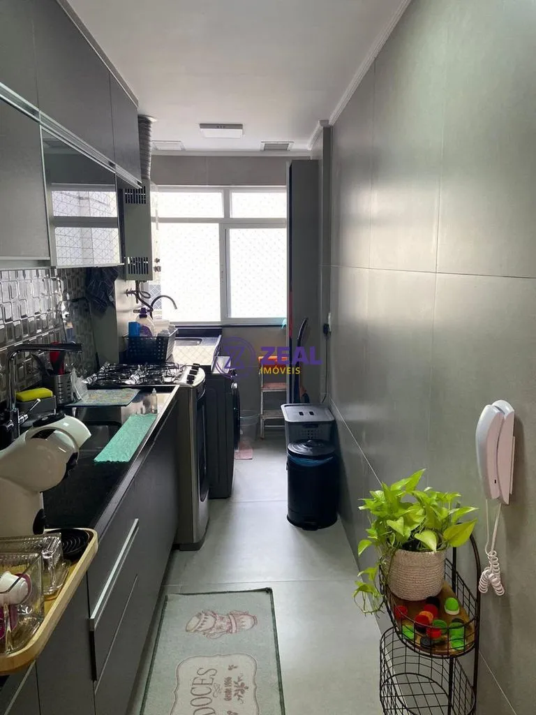 3-bedroom apartment in a building with a gym — photo 9