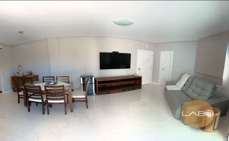 Furnished apartment with 3 bedrooms and 3 bathrooms