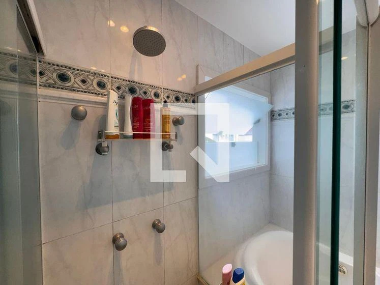 5-bedroom house with a bathtub in Rio de Janeiro — photo 16
