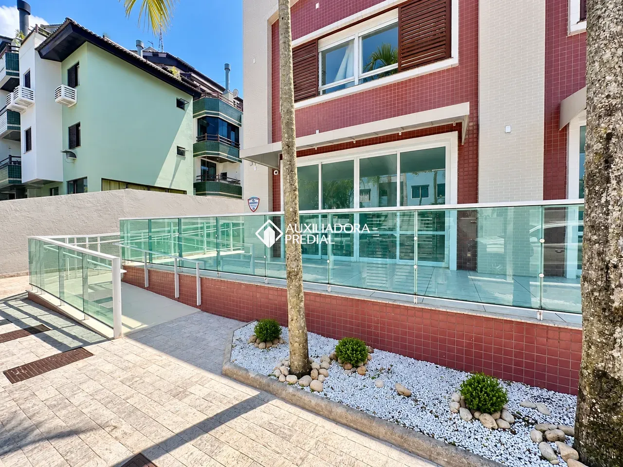 Rental apartment with 1 bedroom and private garden — photo 16
