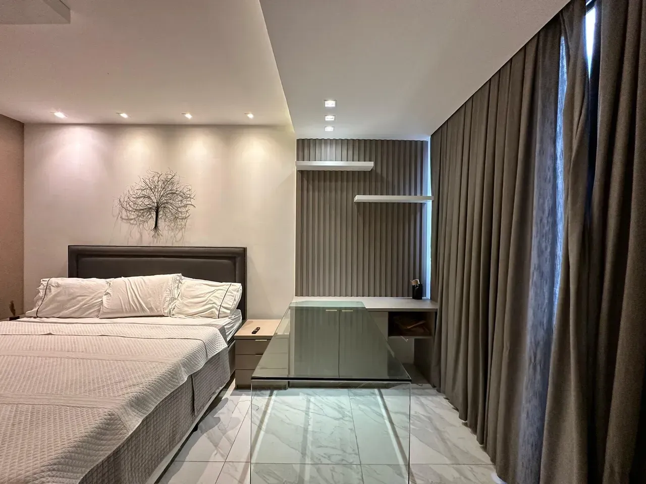 Furnished 250 m² apartment with 4 bedrooms and 5 bathrooms — photo 2