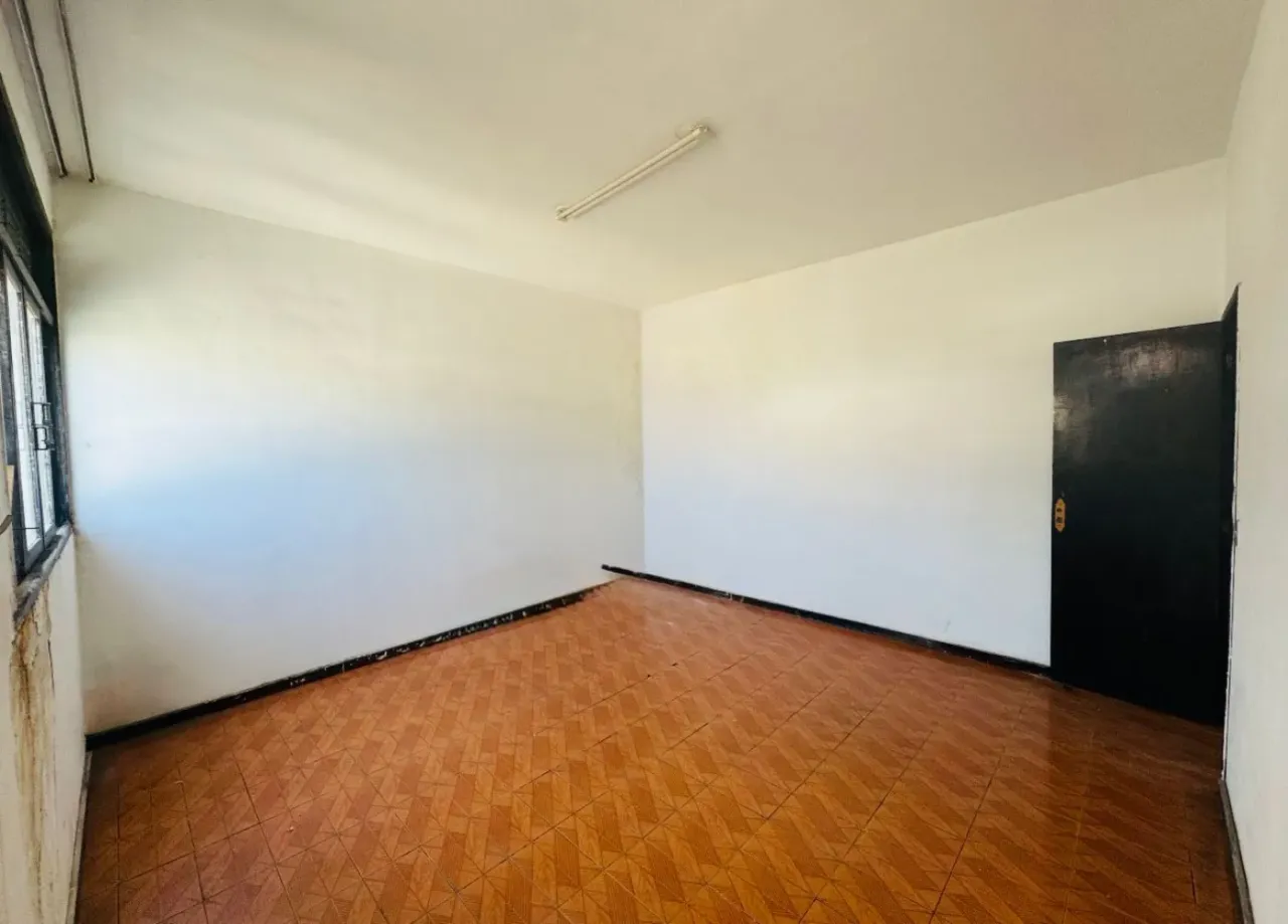 Casa sem mobília com 5 quartos e 2 vagas de garagem — photo 3