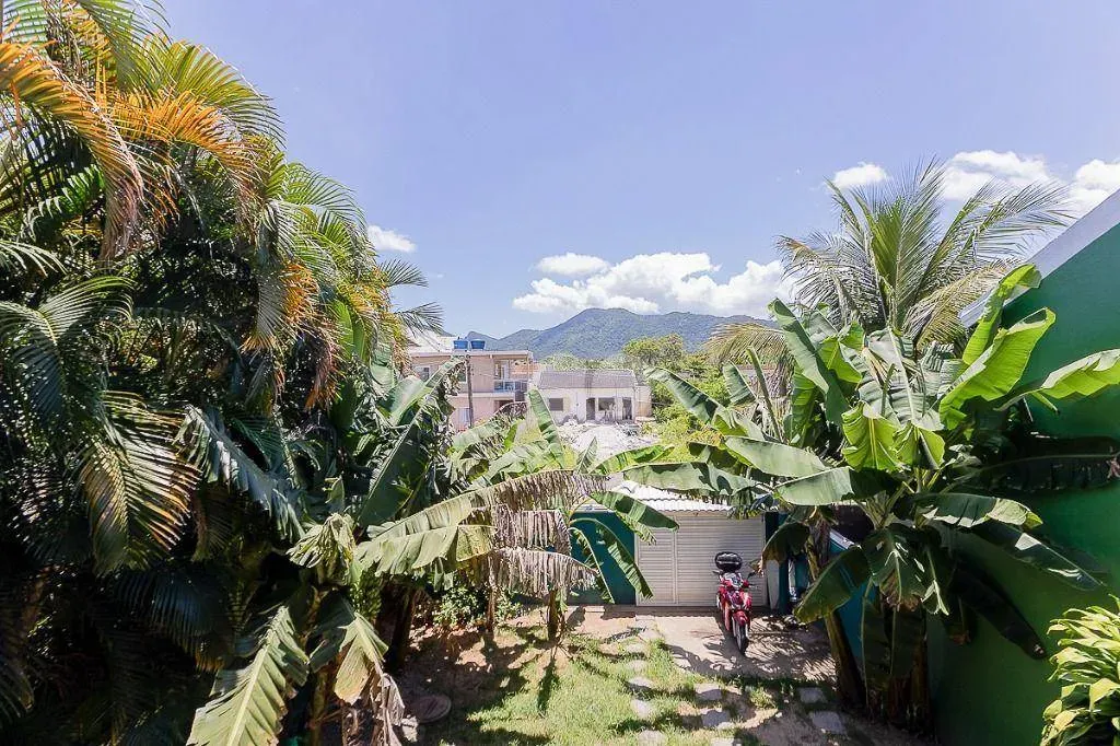 Furnished triplex house with 4 bedrooms and 370 m² — photo 52