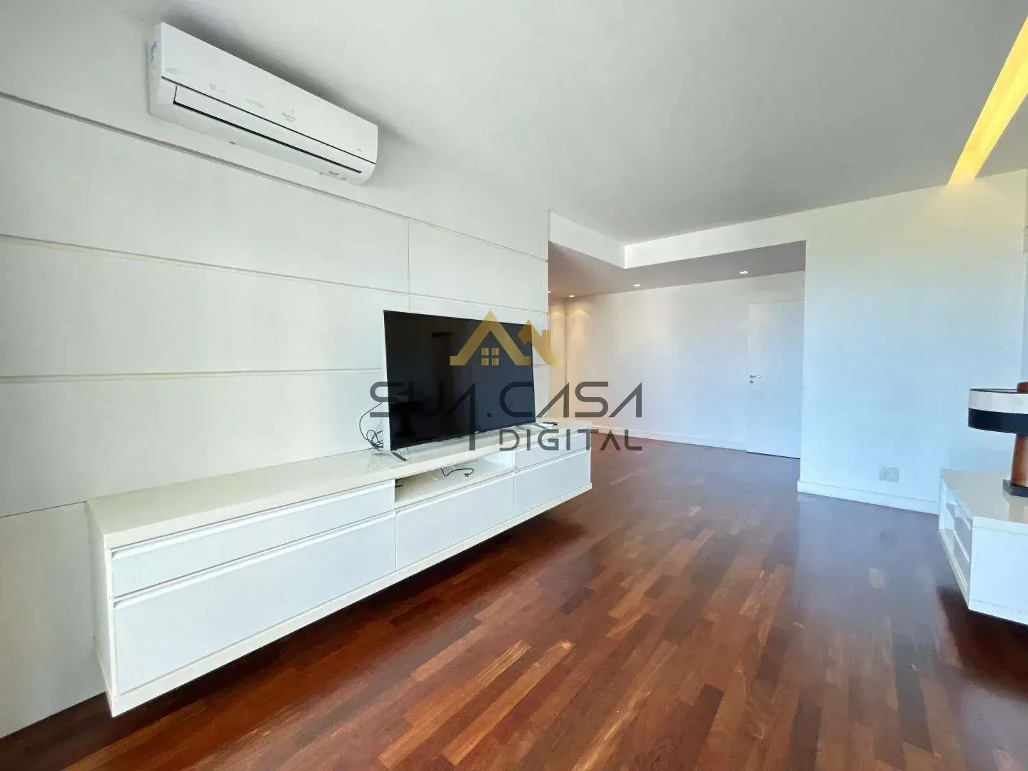 Penthouse with 4 bedrooms and an open-plan kitchen — photo 12