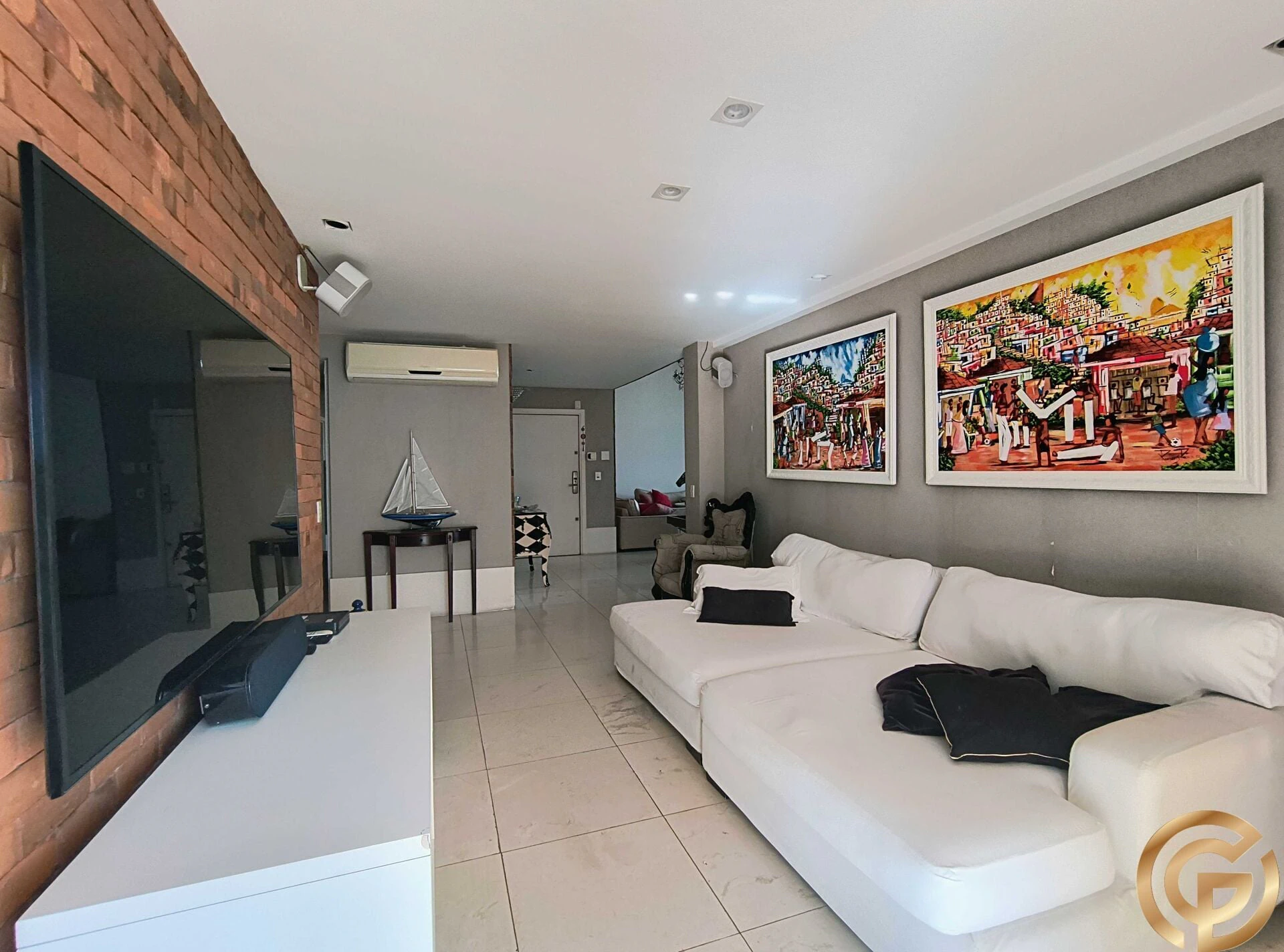 Furnished 400 m² apartment with 4 en-suite bedrooms — photo 17