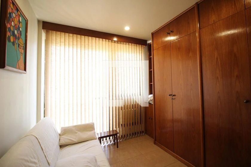 Glass-enclosed balcony in a 3-bedroom apartment, 122 m² — photo 20